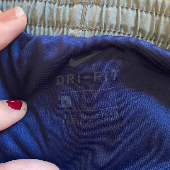 Nike Running Shorts - Picture 2 of 3